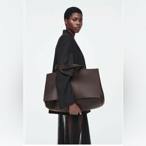 COS THE FLAP TOTE - LEATHER, Color: Chestnut, NWT